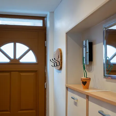 Maison Charmante Et Spacieuse-terrasse Pres Du Centre Apartment *